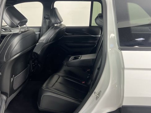 Certified 2024 Jeep Grand Cherokee Limited image 26