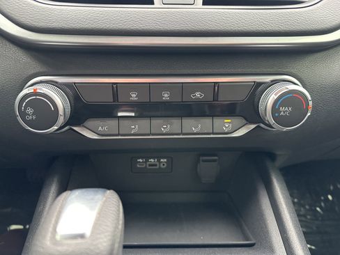 Used 2022 Nissan Altima 2.5 SV image 57