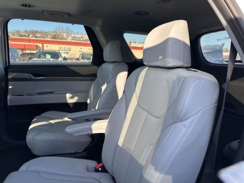 Used 2021 Hyundai Palisade SEL w/ Premium Package AWD/4WD image 18
