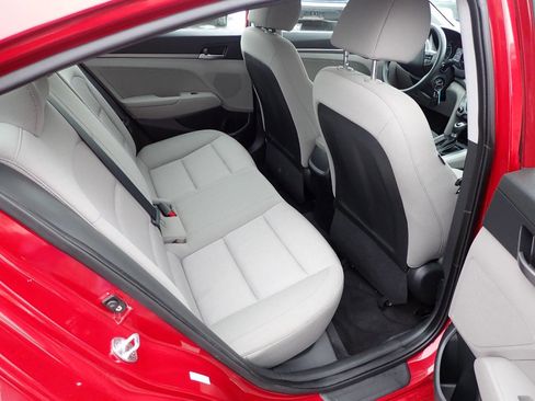 Used 2018 Hyundai Elantra SE image 10