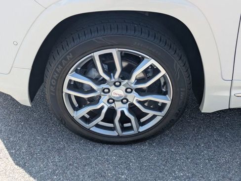 Used 2022 GMC Terrain Denali w/ Denali Premium Package AWD/4WD image 12