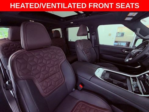 Used 2025 Nissan Armada Platinum Reserve AWD/4WD image 15