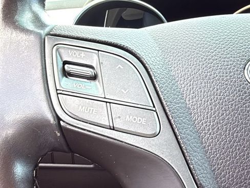 Used 2017 Hyundai Santa Fe Sport FWD image 29