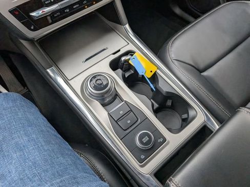 Certified 2022 Ford Explorer XLT w/ Equipment Group 202A image 15