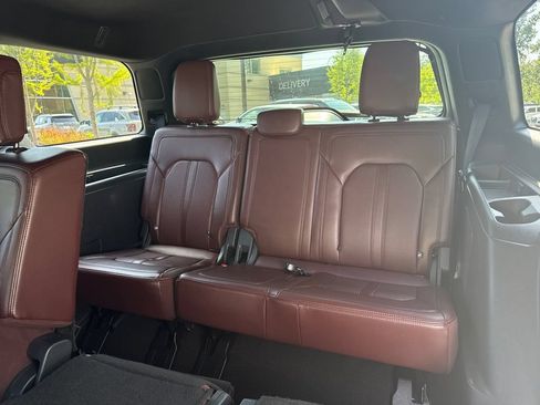 Used 2024 Ford Expedition Limited RWD image 19