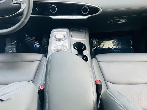 Used 2025 Genesis GV70 2.5T image 14