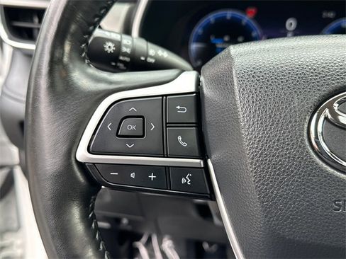 Used 2023 Toyota Highlander Limited image 26