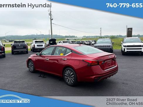 Used 2023 Nissan Altima 2.5 SV FWD image 5