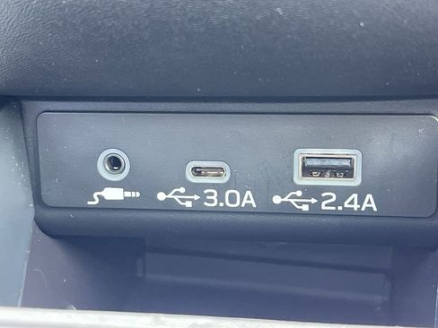 Used 2025 Subaru Outback Limited w/ Popular Package #2 AWD/4WD image 40