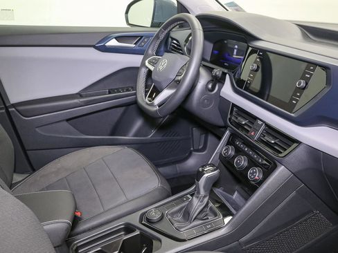 Used 2023 Volkswagen Taos SE image 21