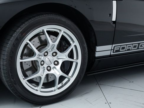 Used 2006 Ford GT image 13