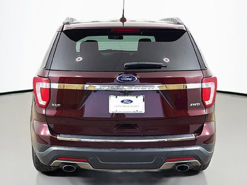 Used 2018 Ford Explorer XLT w/ Equipment Group 202A AWD/4WD image 15