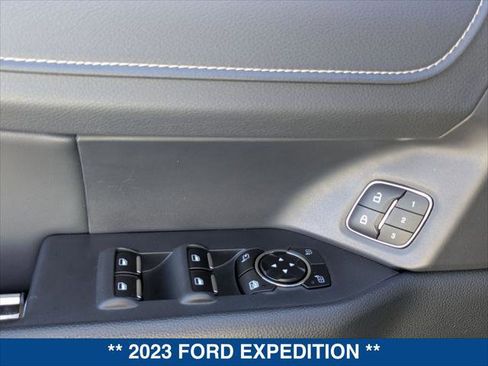 Certified 2023 Ford Expedition XLT image 10
