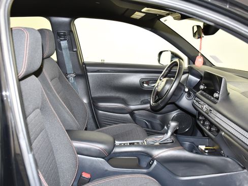 Certified 2025 Honda HR-V Sport image 33