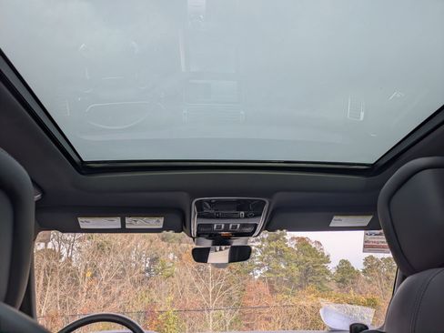 Used 2022 Land Rover Range Rover P525 Westminster Edition image 25