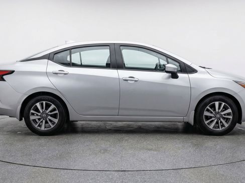 Used 2025 Nissan Versa SV FWD image 11