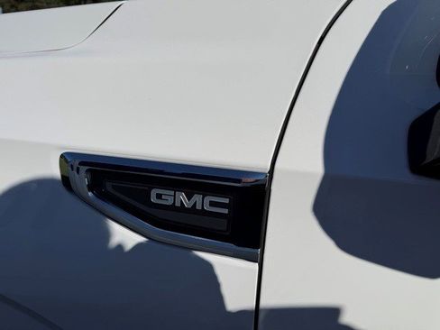 Certified 2024 GMC Yukon XL SLT image 7