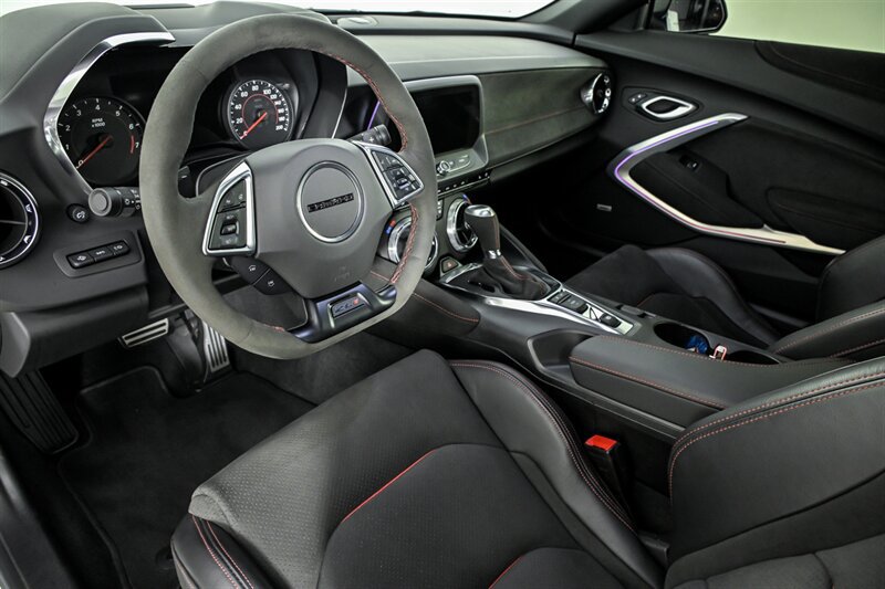 Used 2022 Chevrolet Camaro ZL1 RWD image 16