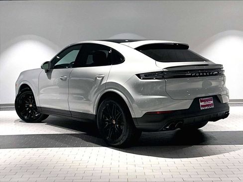 Used 2025 Porsche Cayenne Coupe image 3