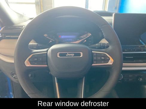 Used 2025 Jeep Compass Limited AWD/4WD image 6