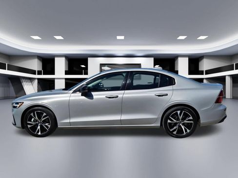 Used 2024 Volvo S60 B5 Core FWD image 3