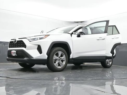 Used 2025 Toyota RAV4 XLE image 67