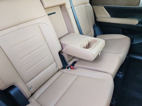 Certified 2025 Hyundai Santa Fe Limited FWD image 20