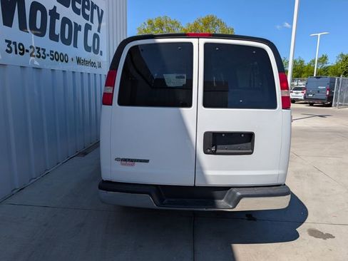 Used 2018 Chevrolet Express 3500 LT w/ LT Preferred Equipment Group RWD image 14