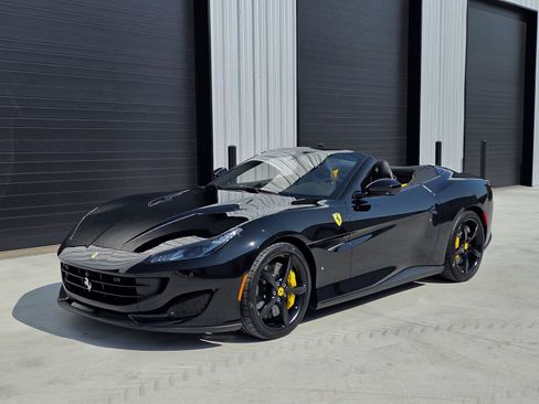 Used 2019 Ferrari Portofino RWD image 1