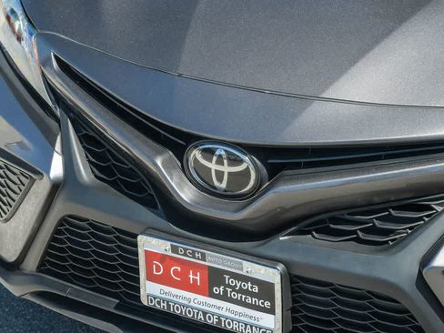 Used 2022 Toyota Camry SE w/ Carpet Mat Package (TMS) FWD image 5