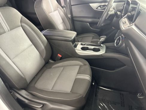 Used 2025 Chevrolet Blazer LT FWD image 25