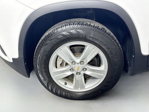 Used 2020 Chevrolet Trax LT w/ LT Convenience Package image 39