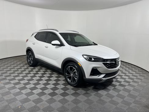 Used 2021 Buick Encore GX Essence w/ Advanced Technology Package FWD image 7