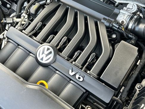 Used 2023 Volkswagen Atlas SEL AWD/4WD image 35