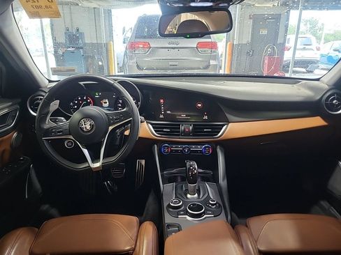 Used 2017 Alfa Romeo Giulia Ti w/ TI 19" Sport Package AWD/4WD image 9