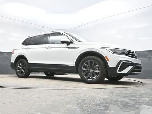 Used 2022 Volkswagen Tiguan SE image 29