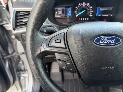 Used 2024 Ford Edge SE image 17