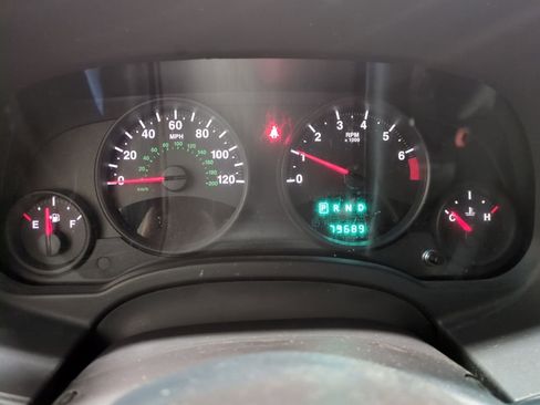 Used 2011 Jeep Compass Latitude AWD/4WD image 17