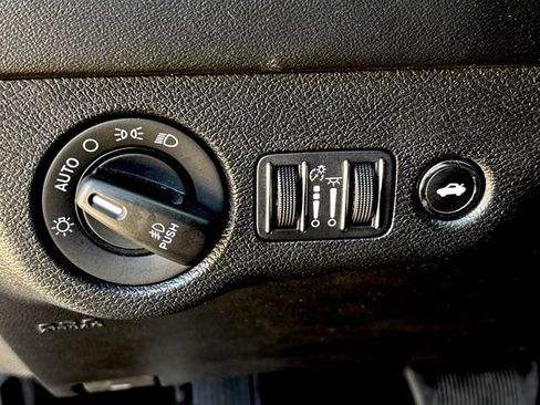 Used 2022 Dodge Charger R/T w/ Plus Group RWD image 15