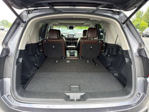 Used 2023 Honda Pilot Elite image 32