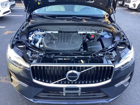 Certified 2022 Volvo XC60 B5 Momentum w/ Climate Package image 36
