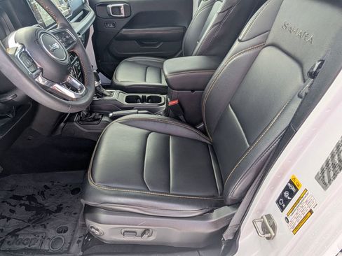 Used 2024 Jeep Wrangler Unlimited Sahara w/ Technology Group image 9