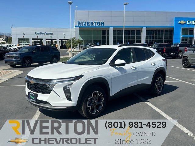 Certified 2026 Chevrolet Trax LT FWD image 1
