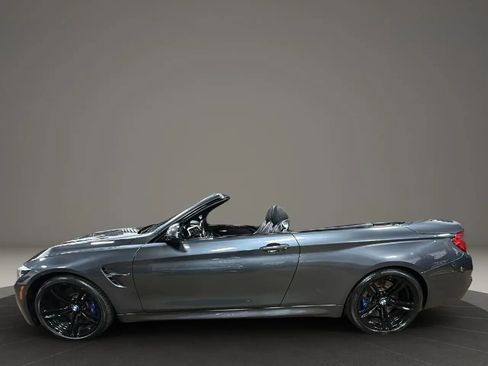 Used 2018 BMW M4 Convertible image 2