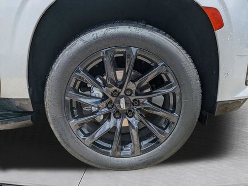 Used 2024 Cadillac Escalade ESV Sport Platinum w/ LPO, ONYX Package AWD/4WD image 11