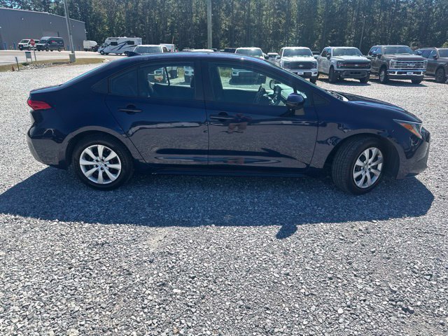 Used 2022 Toyota Corolla LE FWD image 3