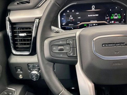 Used 2025 GMC Sierra 3500 Denali w/ Denali Reserve Package AWD/4WD image 20