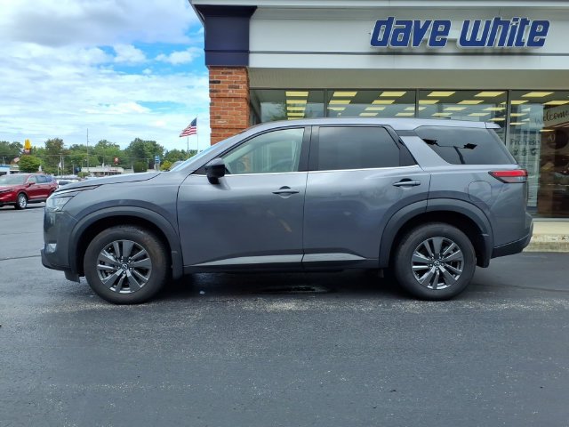 Used 2025 Nissan Pathfinder S AWD/4WD image 21