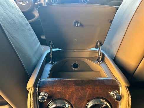 Used 2011 Bentley Mulsanne RWD image 72