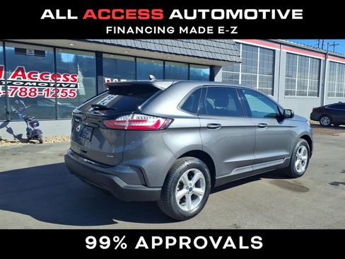 Used 2022 Ford Edge SE image 2